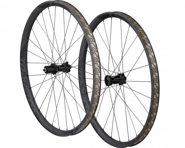 Specialized Roval Traverse SL Fattie 650b / 27.5 Zoll Carbon MTB Disc Laufradsatz | Carbon-Black Dec